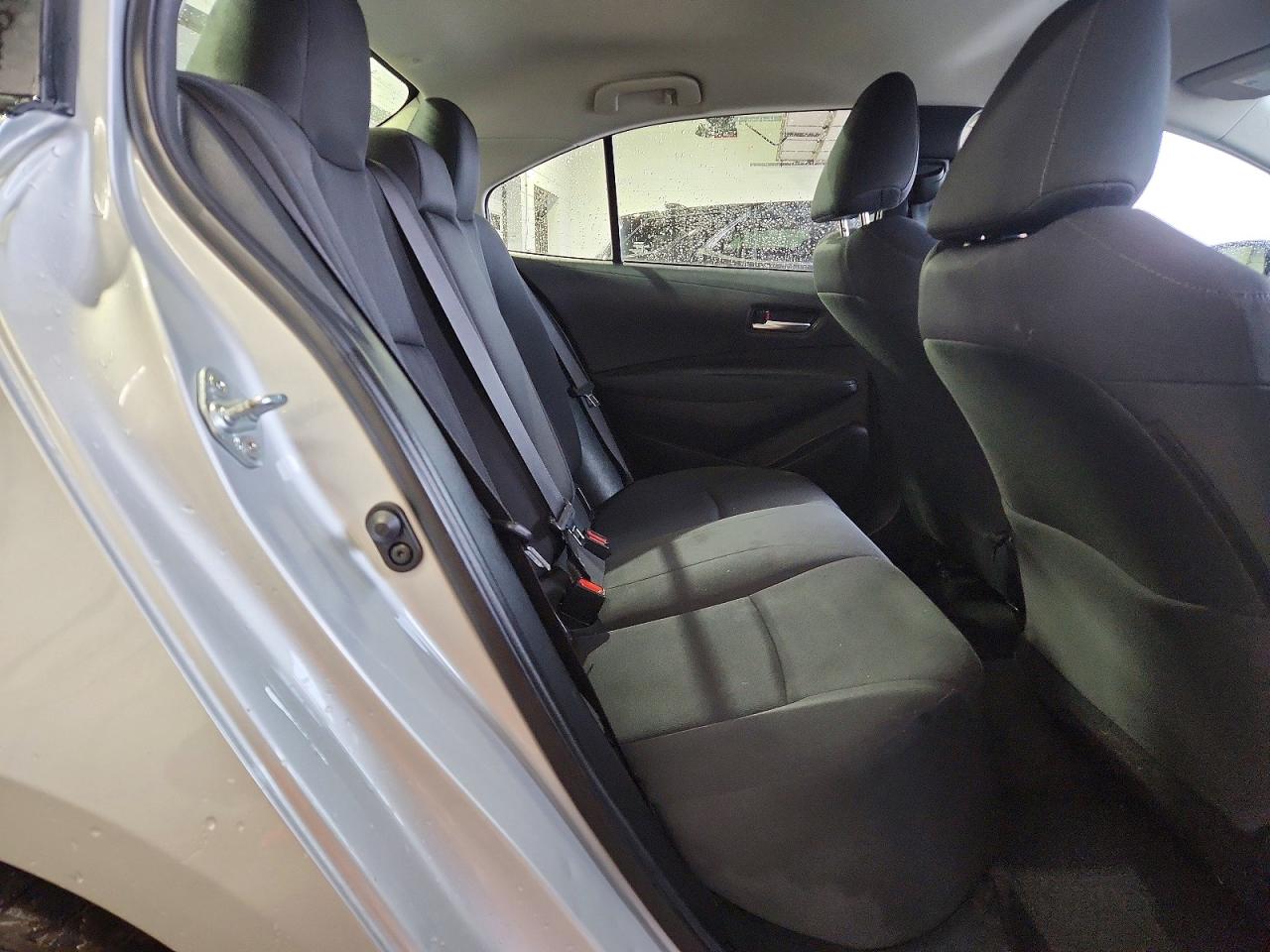 2020 TOYOTA COROLLA LE photo 19