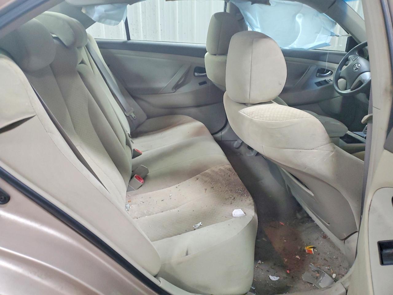 2009 TOYOTA CAMRY LE photo 10