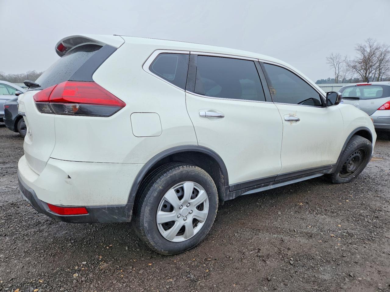 2018 NISSAN ROGUE S photo 3