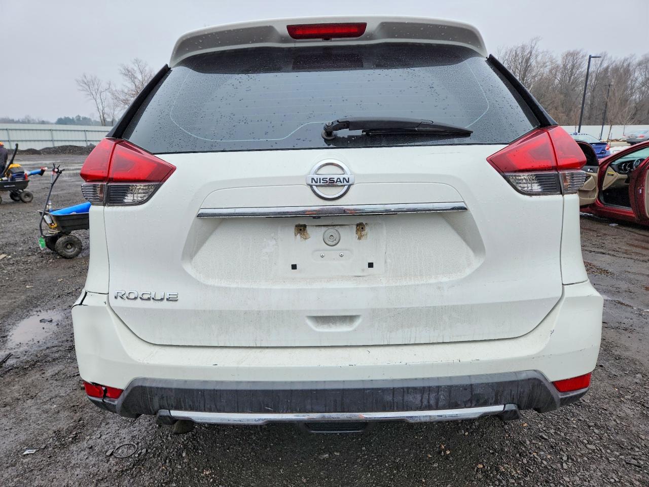 2018 NISSAN ROGUE S photo 6