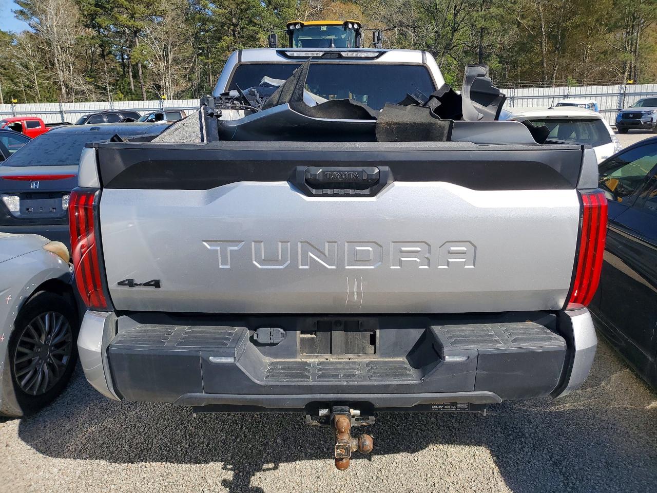 2024 TOYOTA TUNDRA CREWMAX SR photo 11