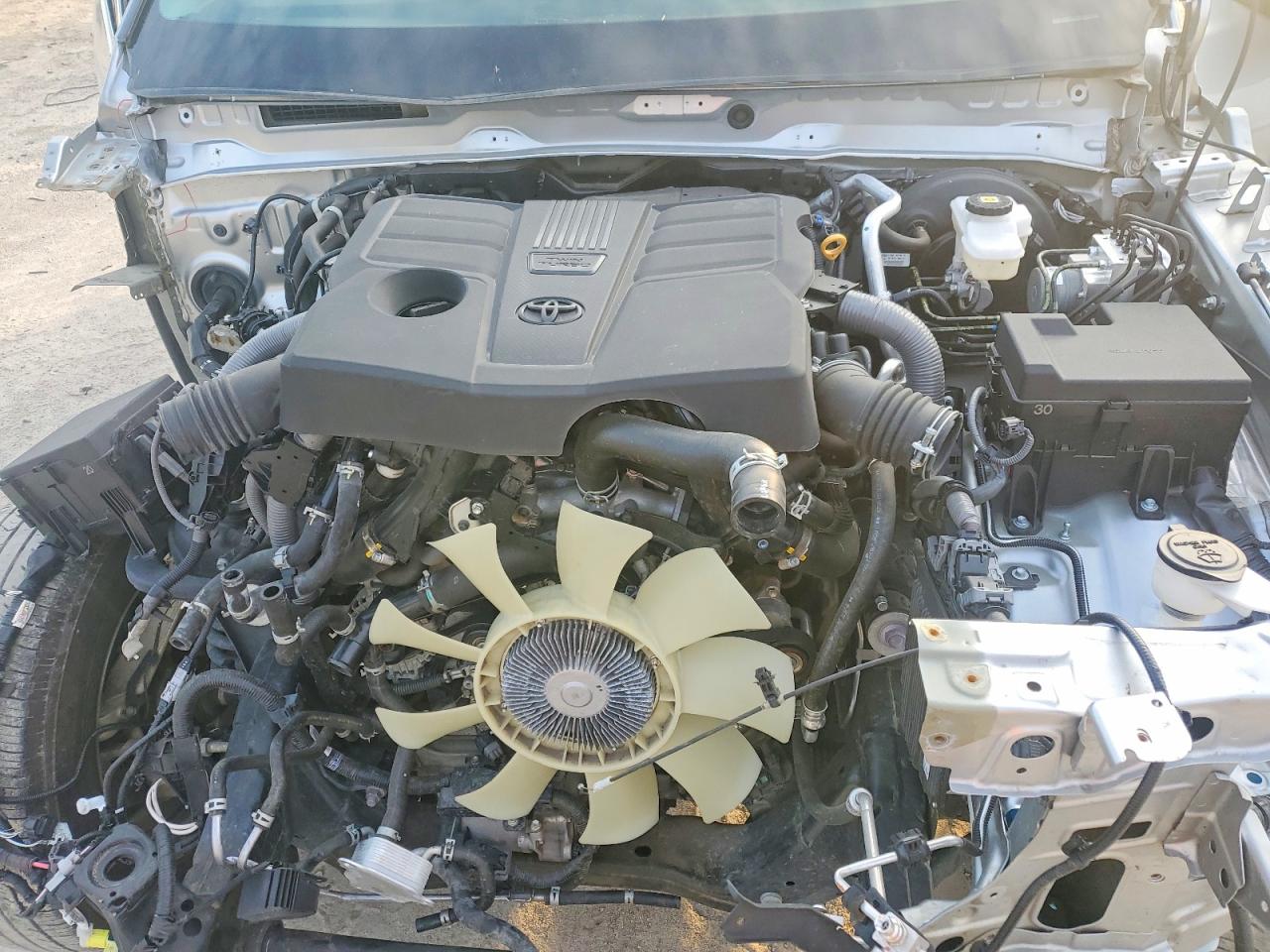 2024 TOYOTA TUNDRA CREWMAX SR photo 21