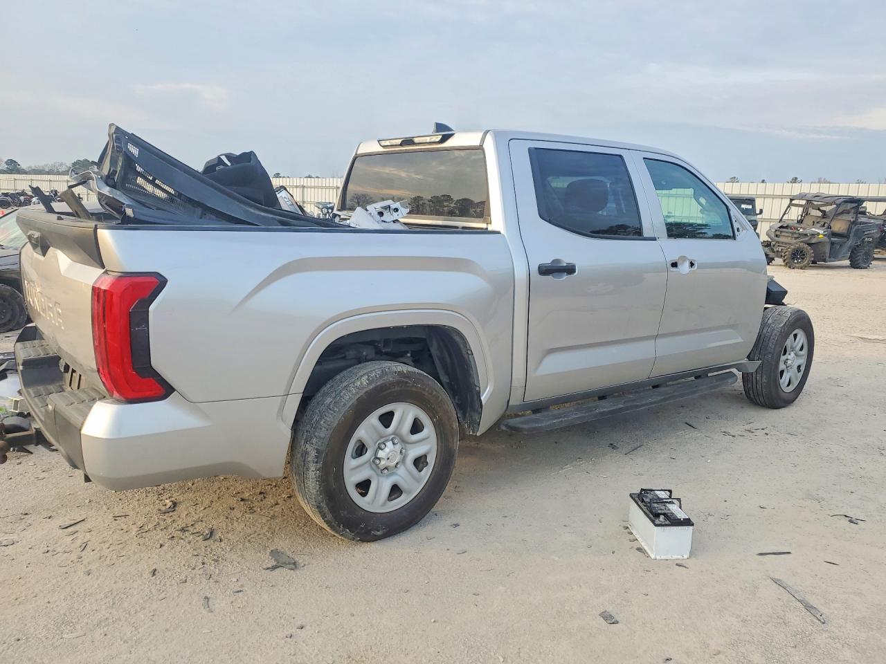 2024 TOYOTA TUNDRA CREWMAX SR photo 5