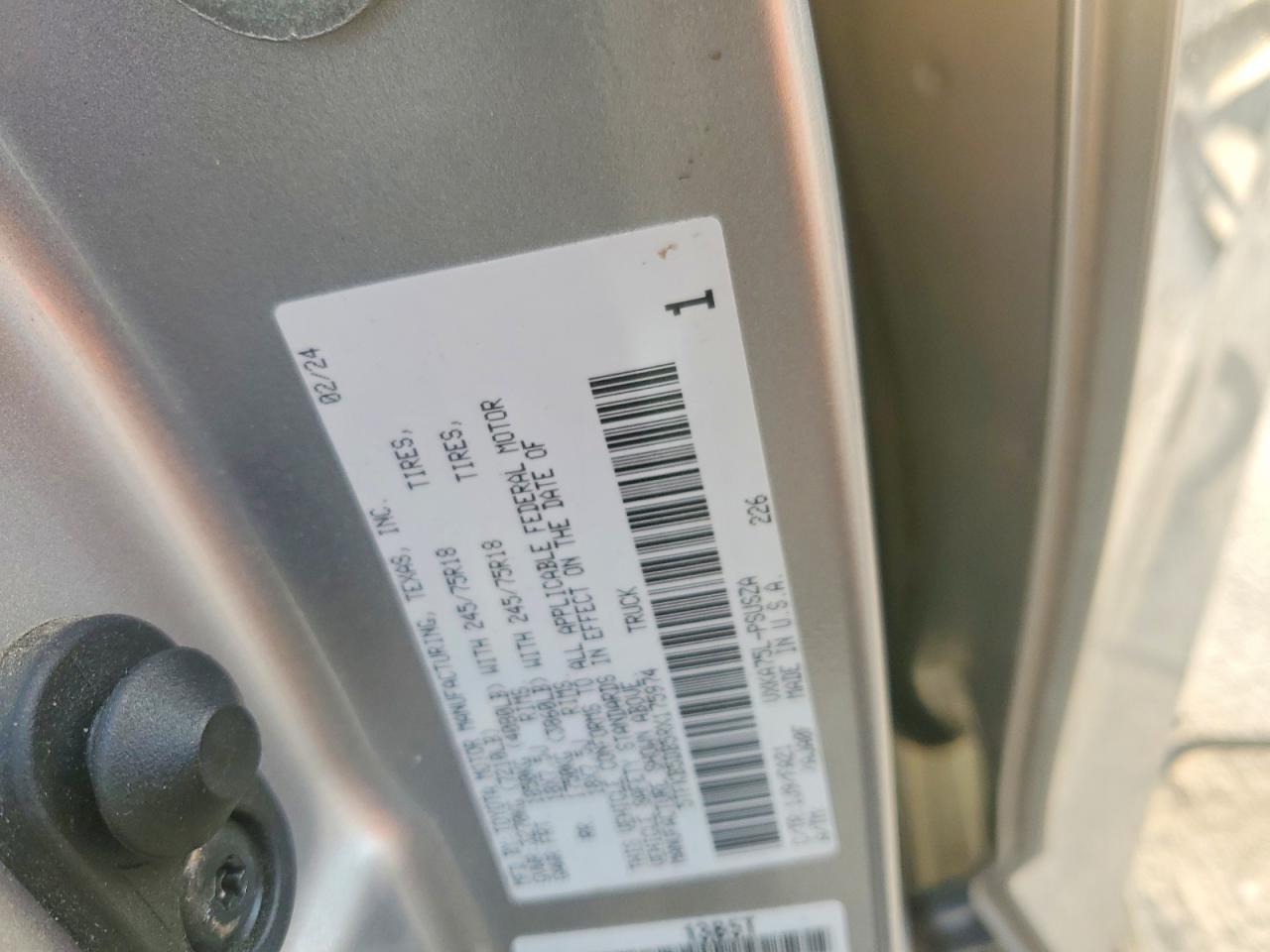 2024 TOYOTA TUNDRA CREWMAX SR photo 25