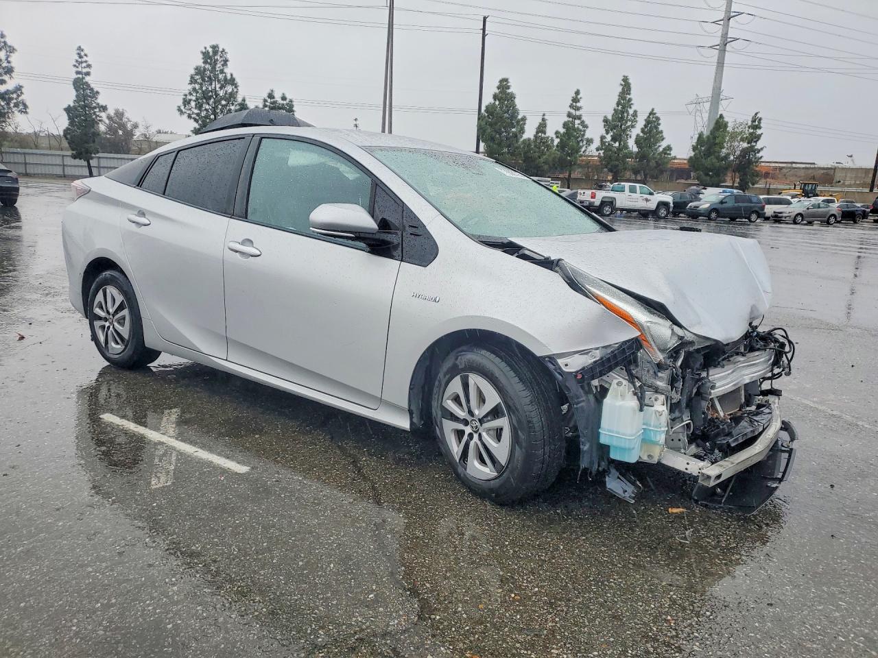 2018 TOYOTA PRIUS TWO photo 7
