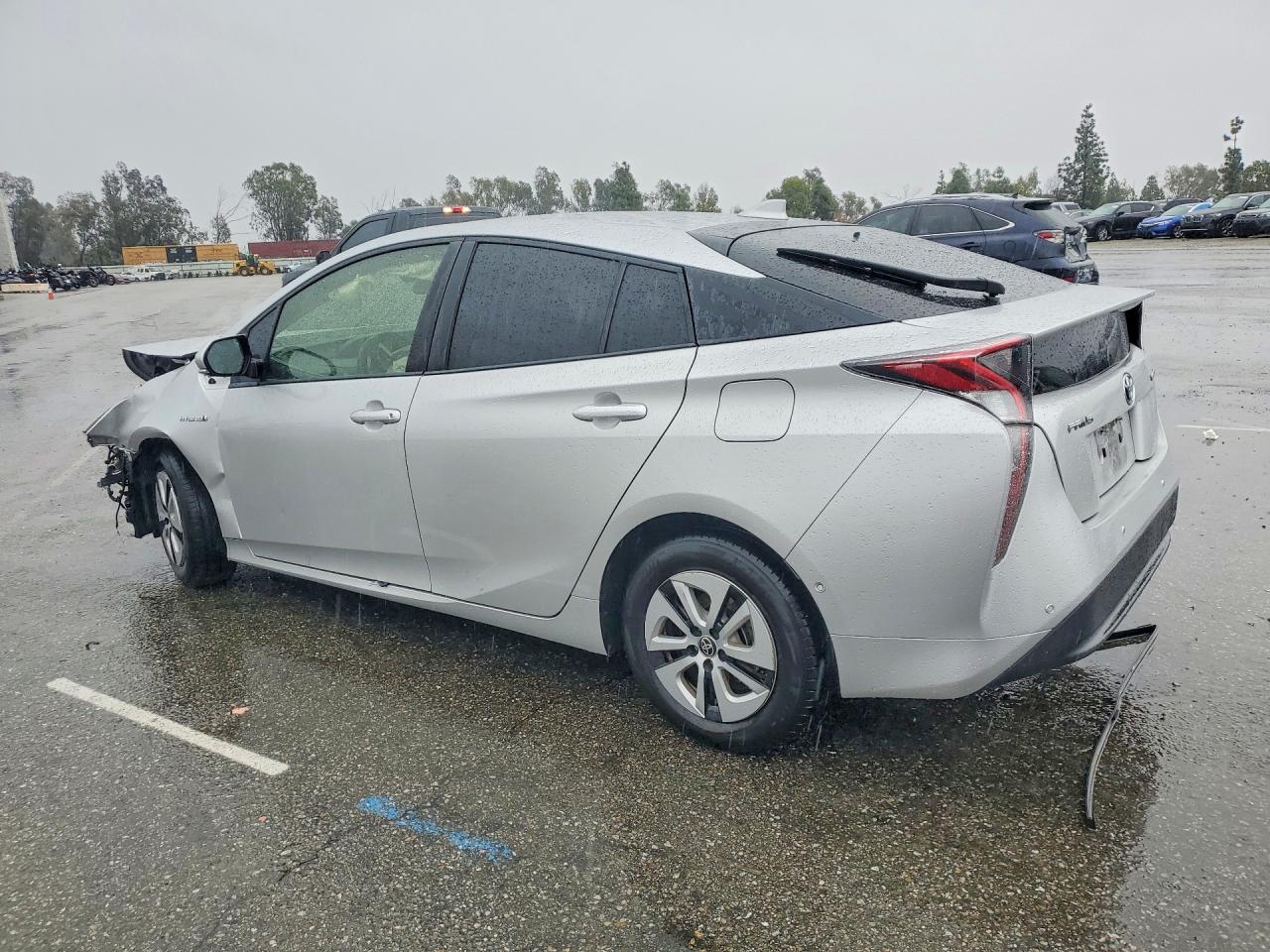 2018 TOYOTA PRIUS TWO photo 3