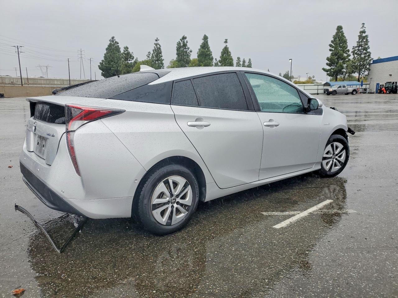 2018 TOYOTA PRIUS TWO photo 5