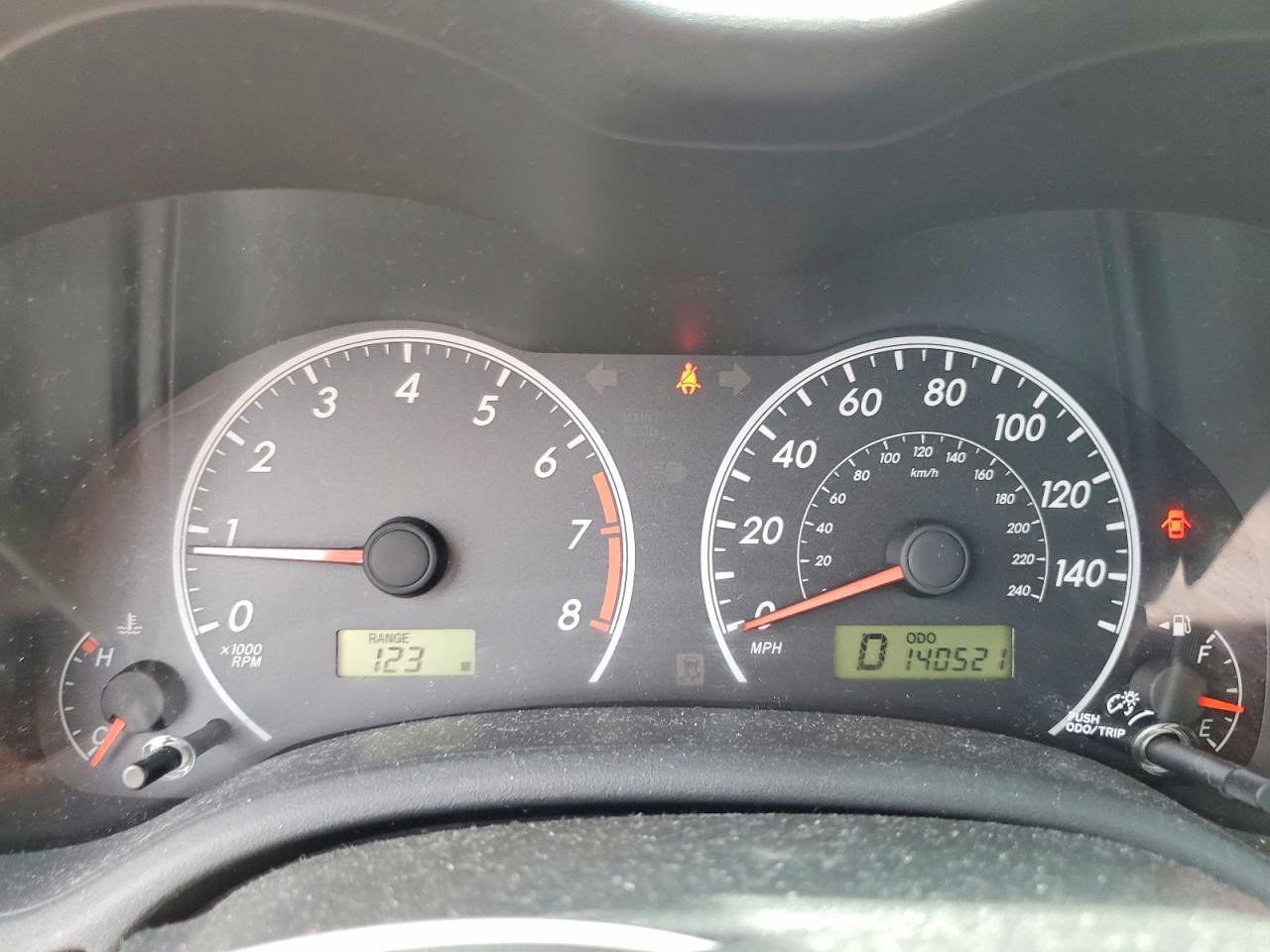 2013 TOYOTA COROLLA LE photo 25