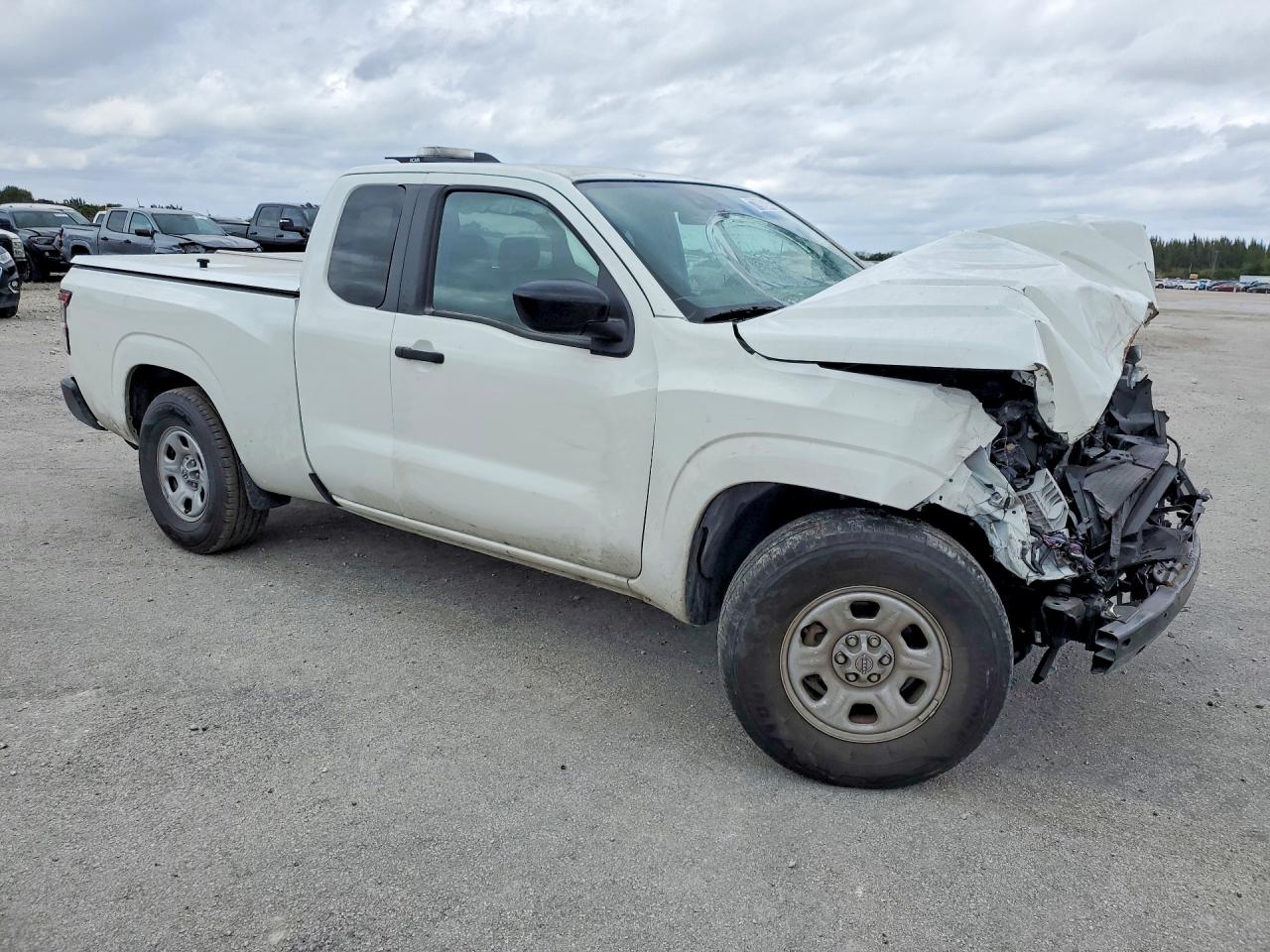 2024 NISSAN FRONTIER S photo 4