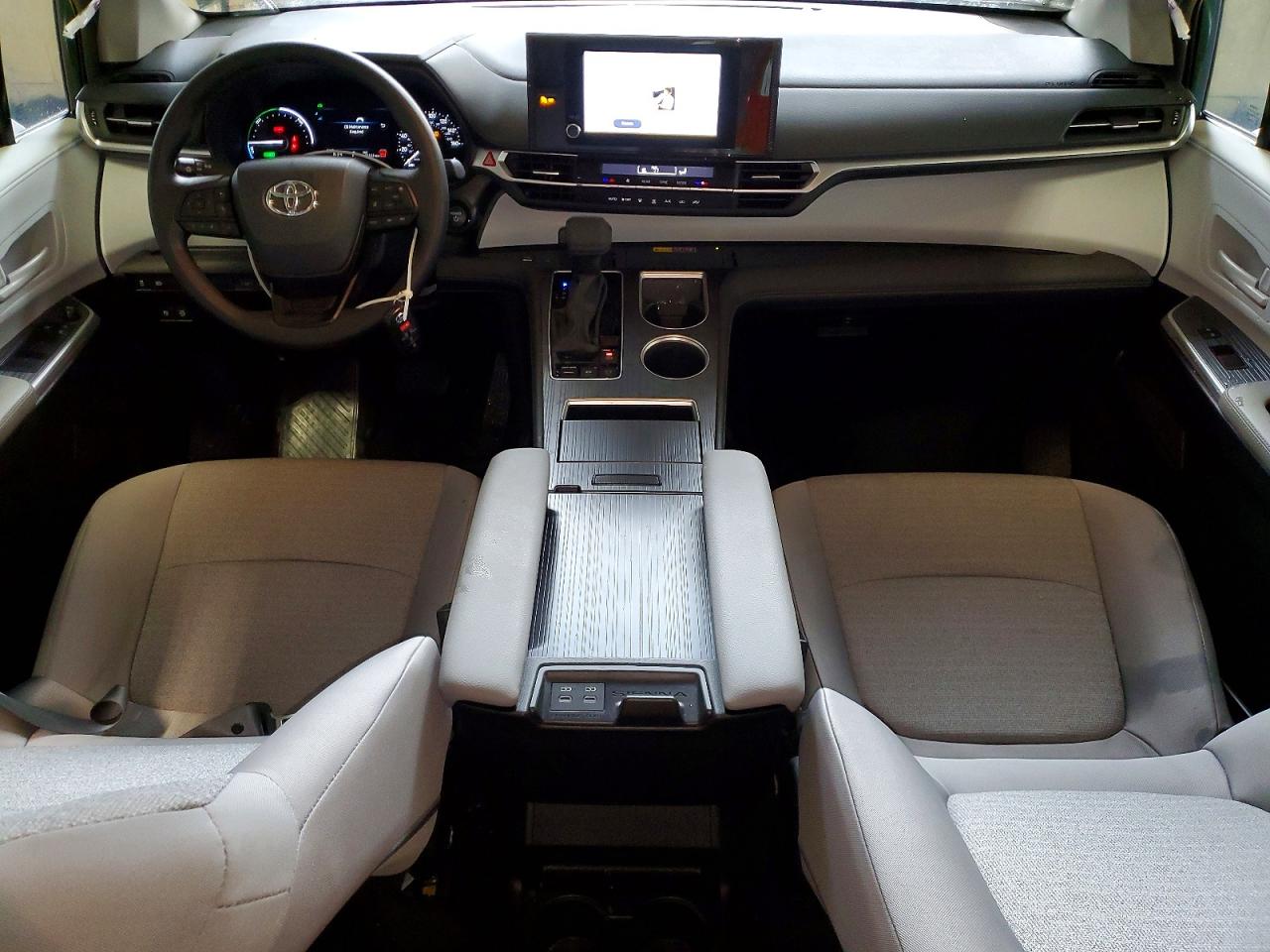 2025 TOYOTA SIENNA LE 8-PASSENGER photo 22