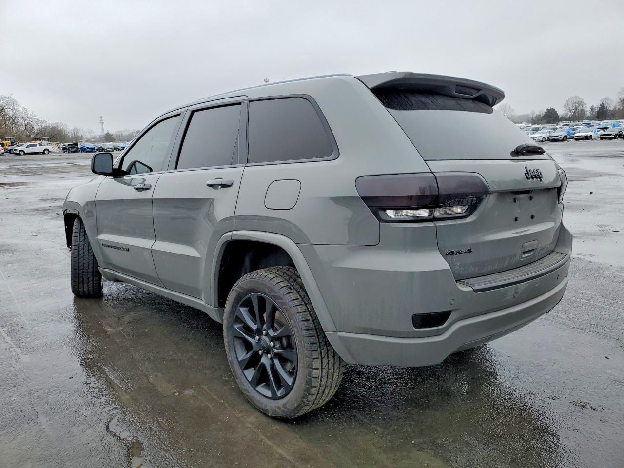 2019 JEEP GRAND CHEROKEE LAREDO photo 4