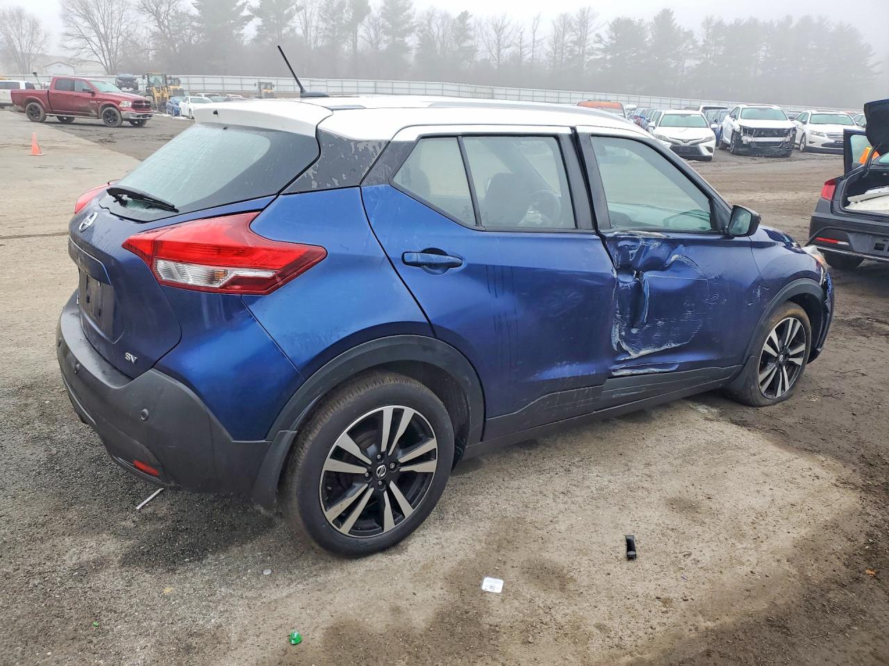 2020 NISSAN KICKS SV photo 3