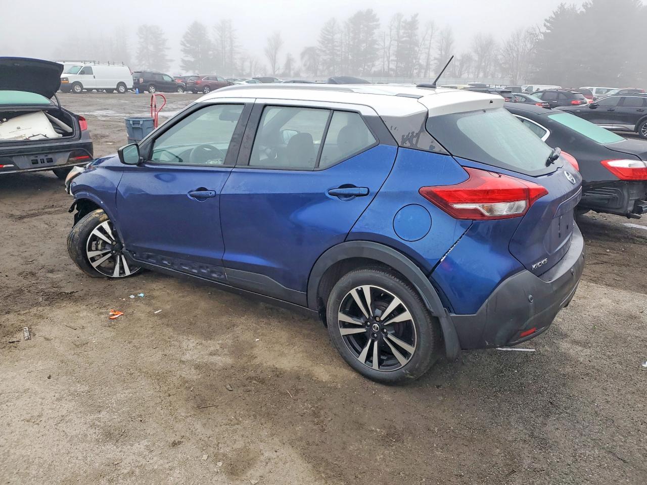 2020 NISSAN KICKS SV photo 2