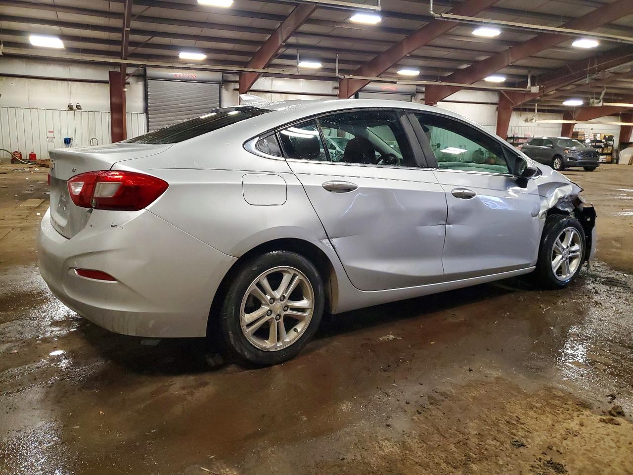 2017 CHEVROLET CRUZE LT photo 3