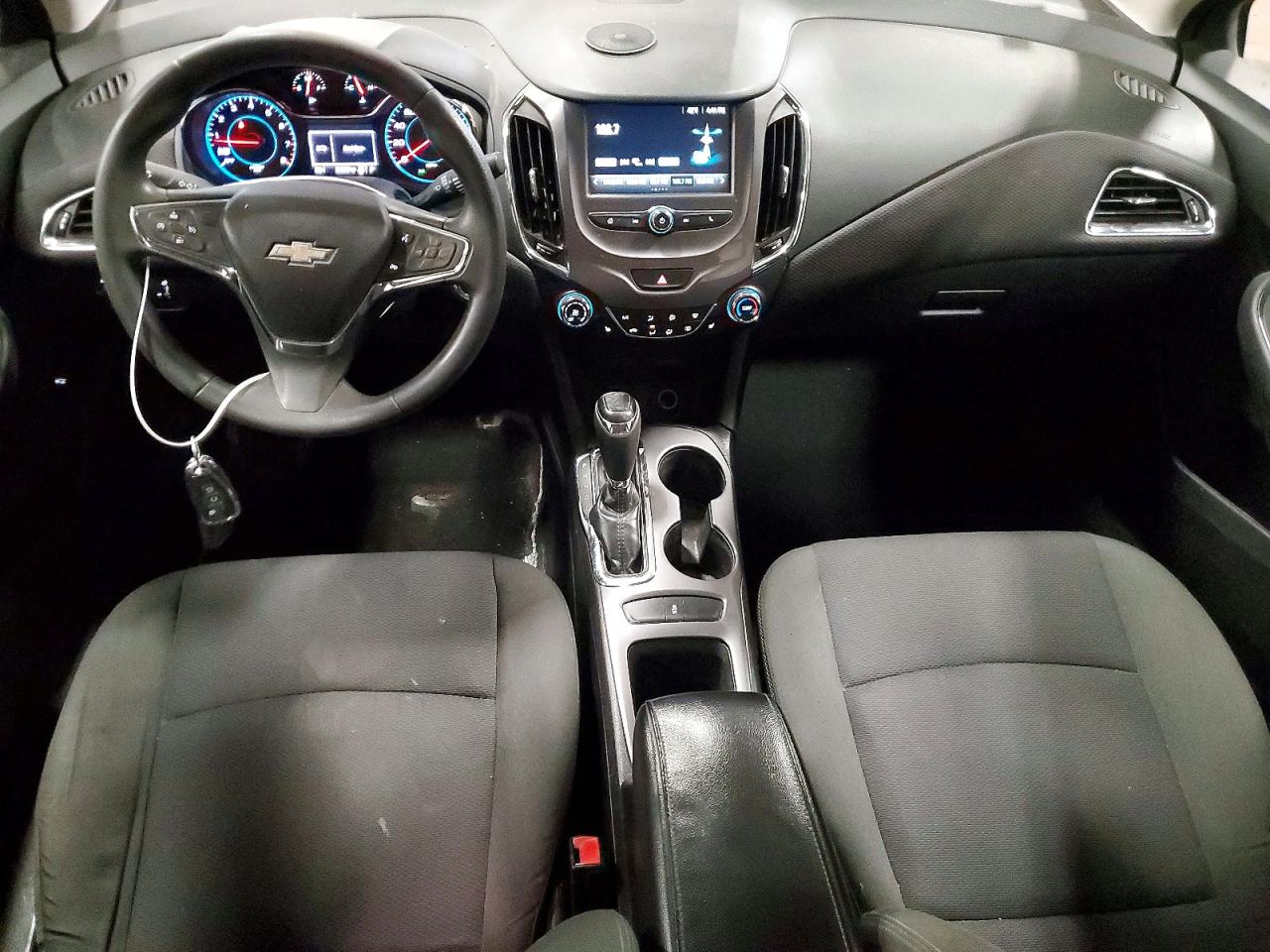 2017 CHEVROLET CRUZE LT photo 8