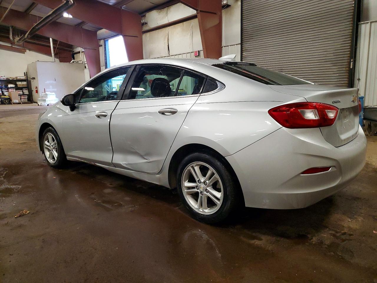 2017 CHEVROLET CRUZE LT photo 2