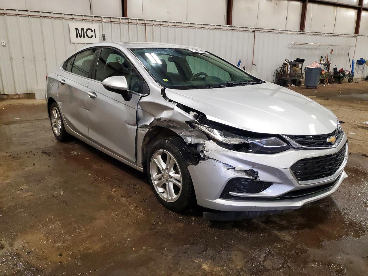2017 CHEVROLET CRUZE LT photo 4