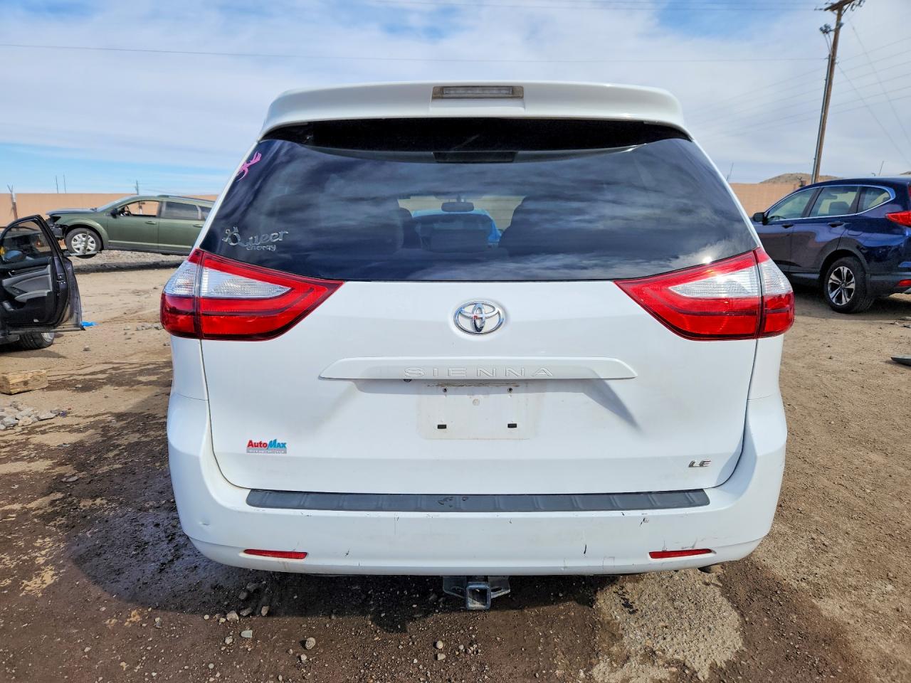 2015 TOYOTA SIENNA LE 8-PASSENGER photo 16