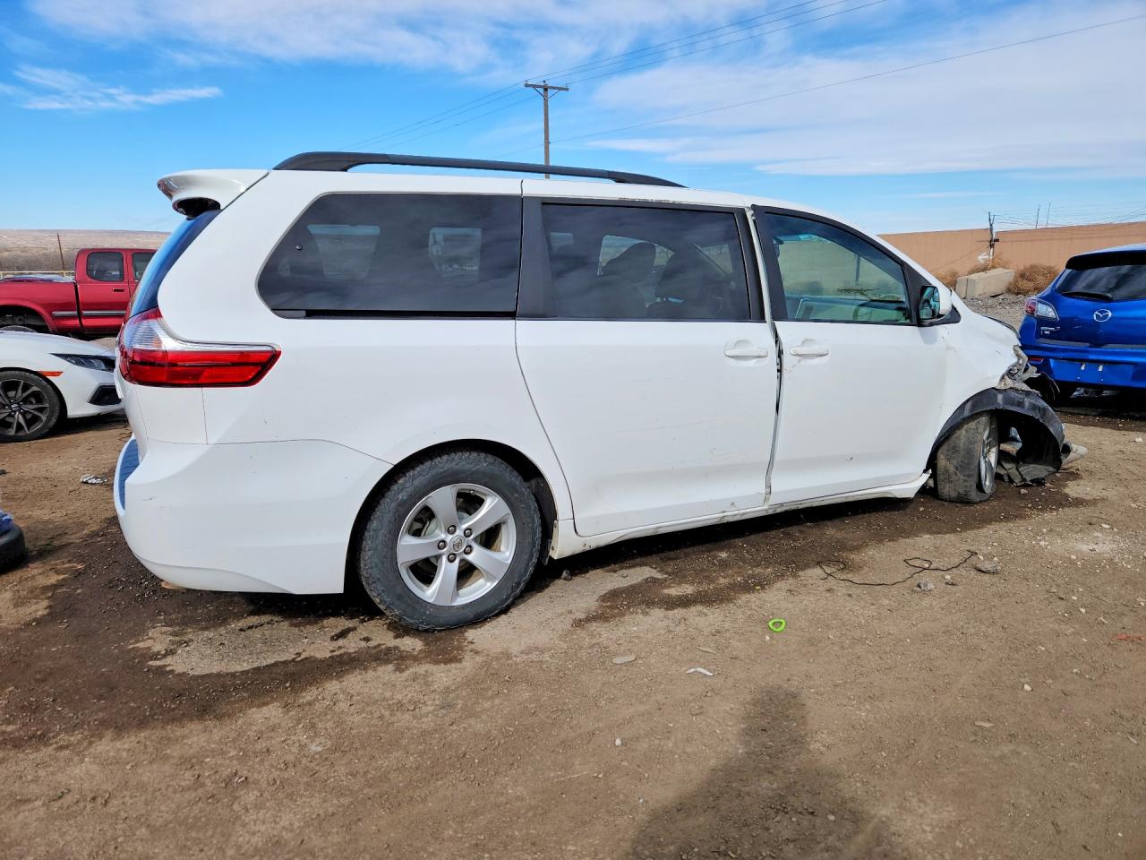 2015 TOYOTA SIENNA LE 8-PASSENGER photo 7