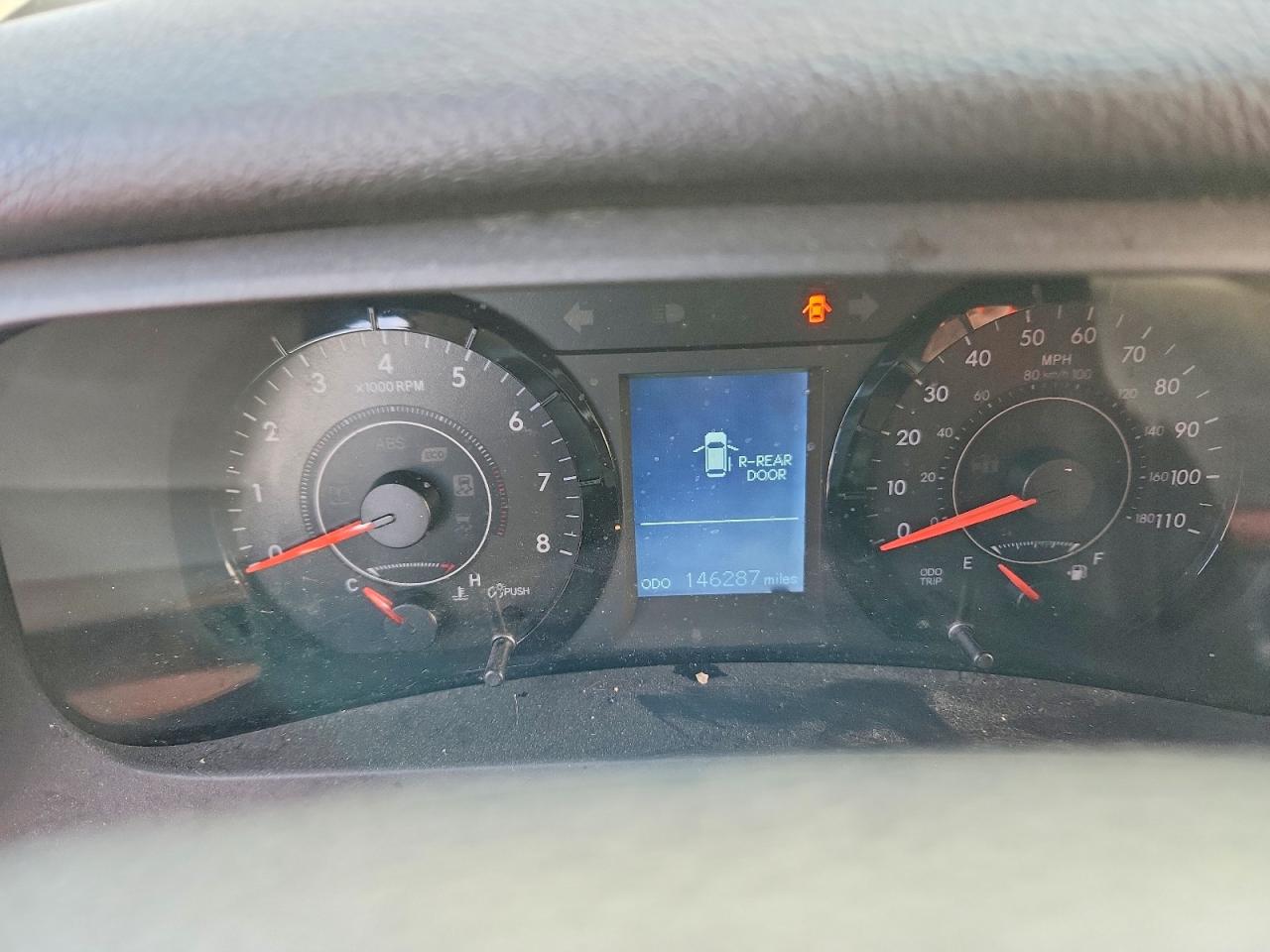 2015 TOYOTA SIENNA LE 8-PASSENGER photo 25