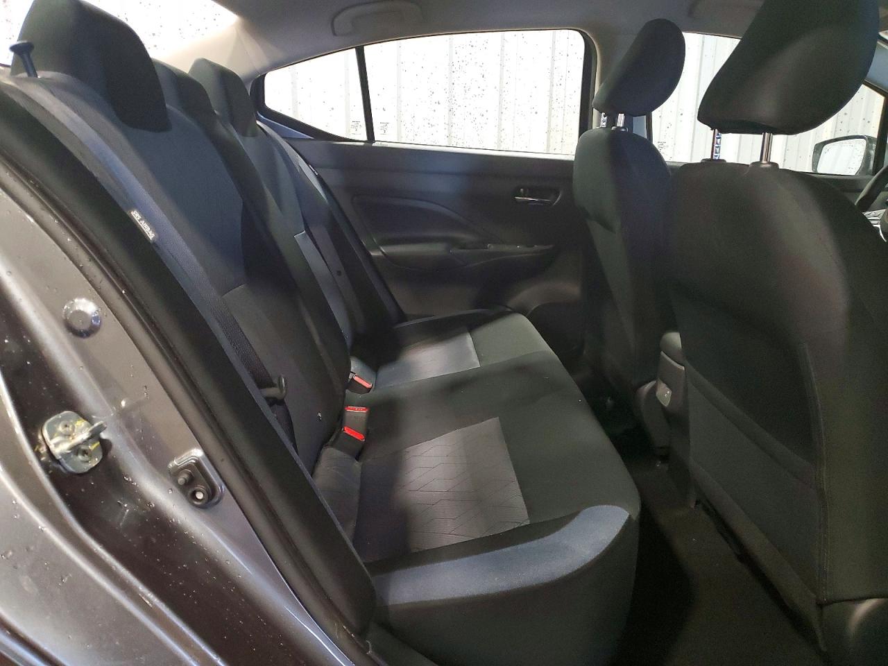 2025 NISSAN VERSA SV photo 10