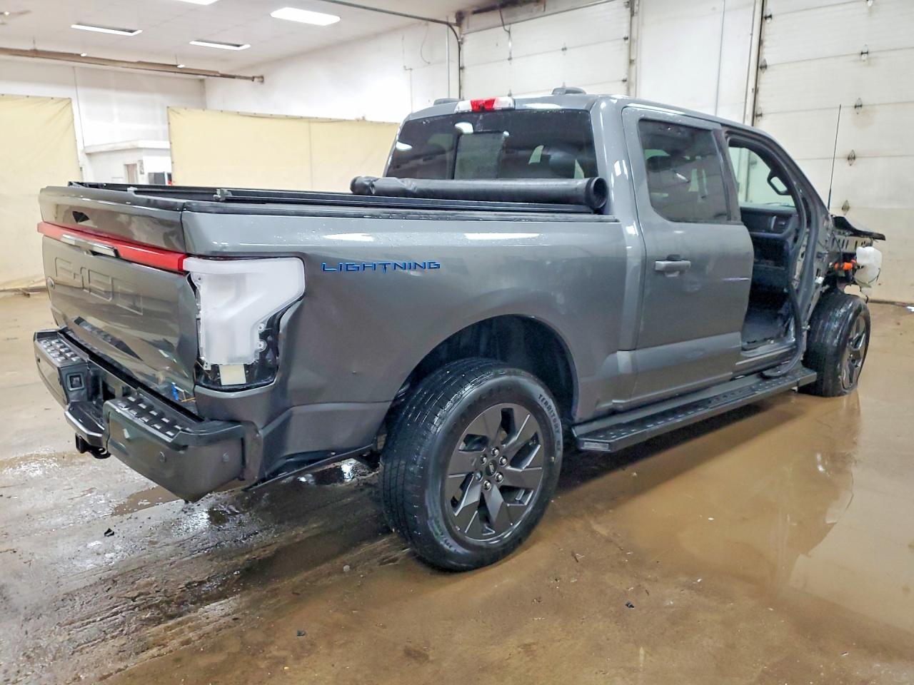 2023 FORD F150 LIGHTNING PRO photo 3