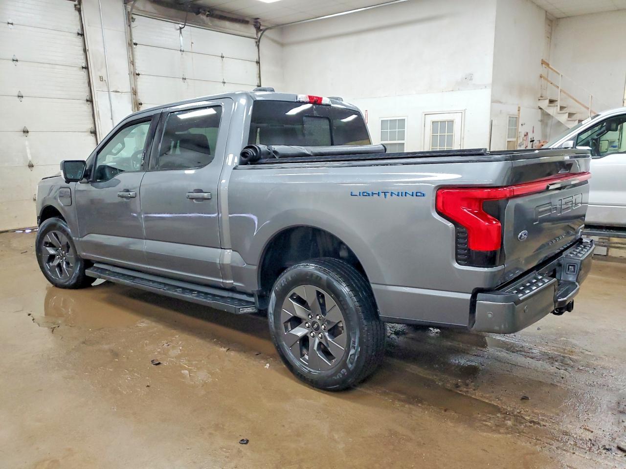 2023 FORD F150 LIGHTNING PRO photo 2