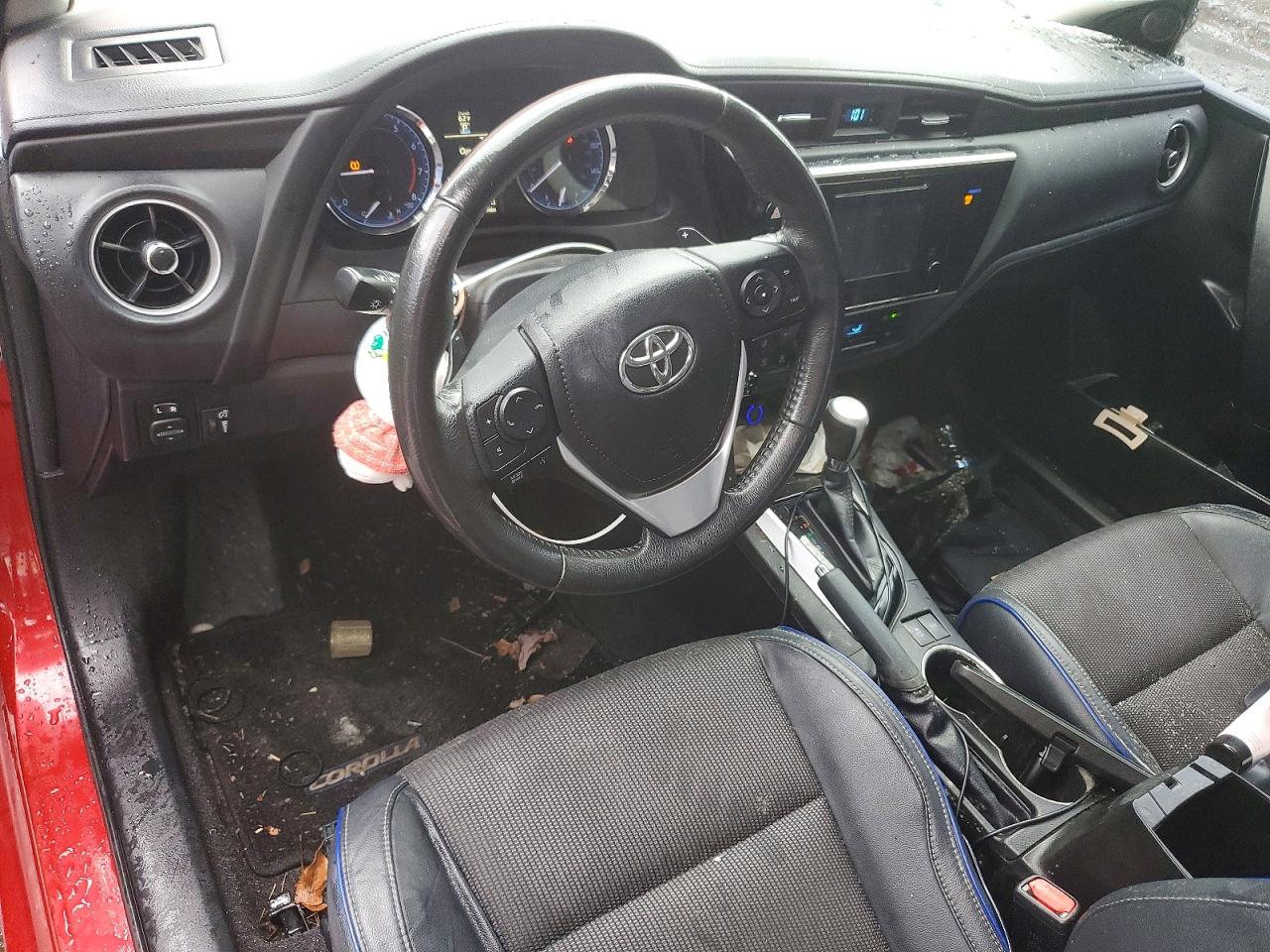 2019 TOYOTA COROLLA SE photo 22
