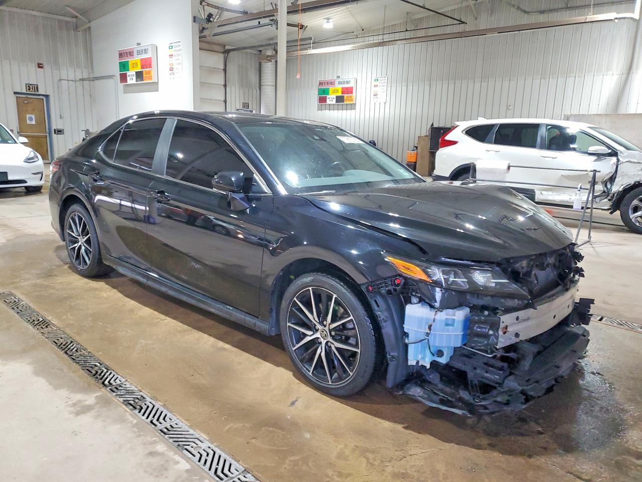 2022 TOYOTA CAMRY SE photo 4