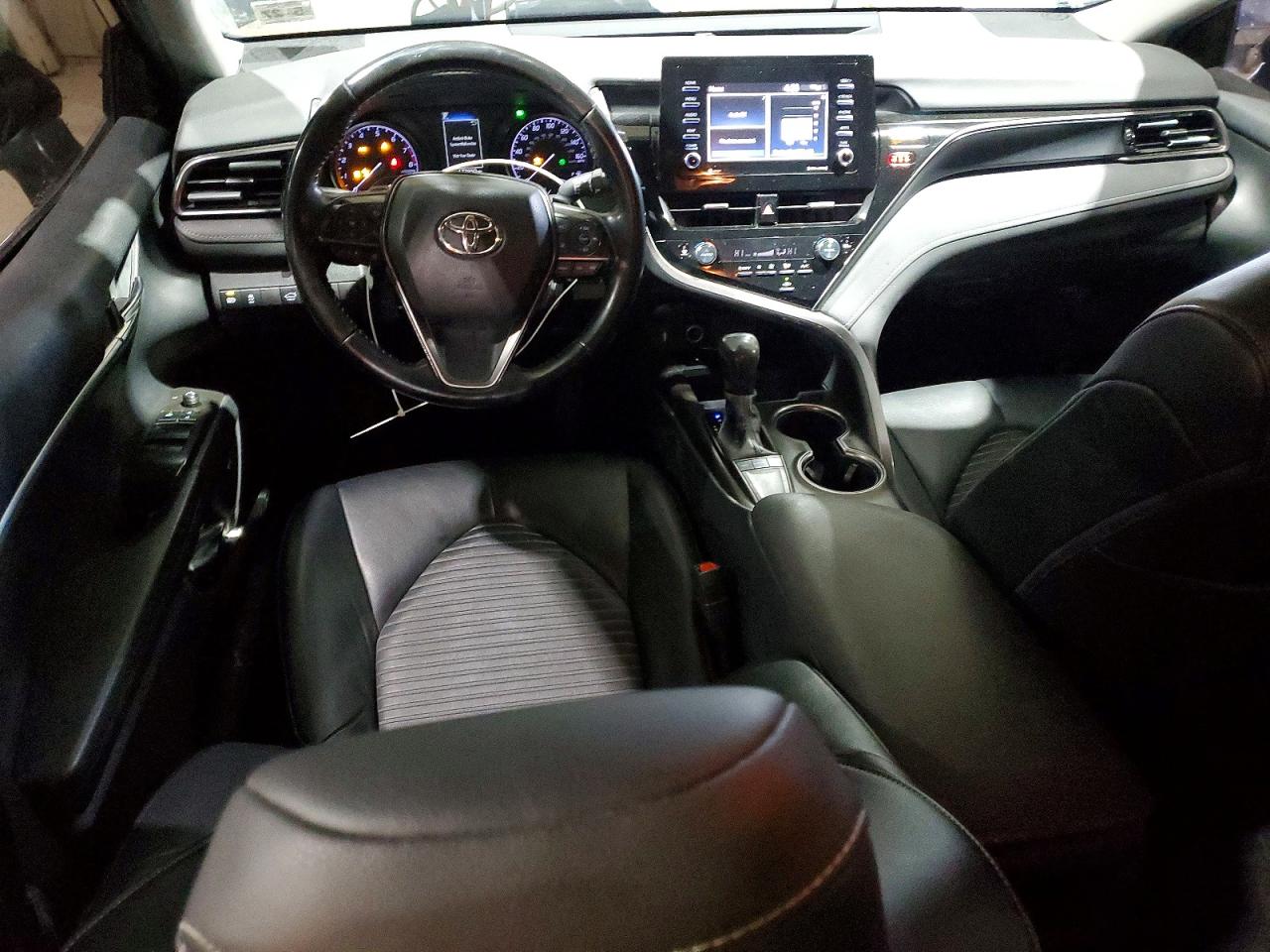2022 TOYOTA CAMRY SE photo 8