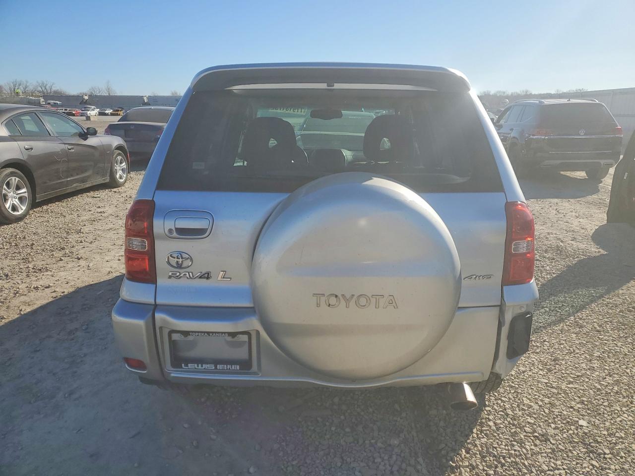 2005 TOYOTA RAV4 BASE photo 11
