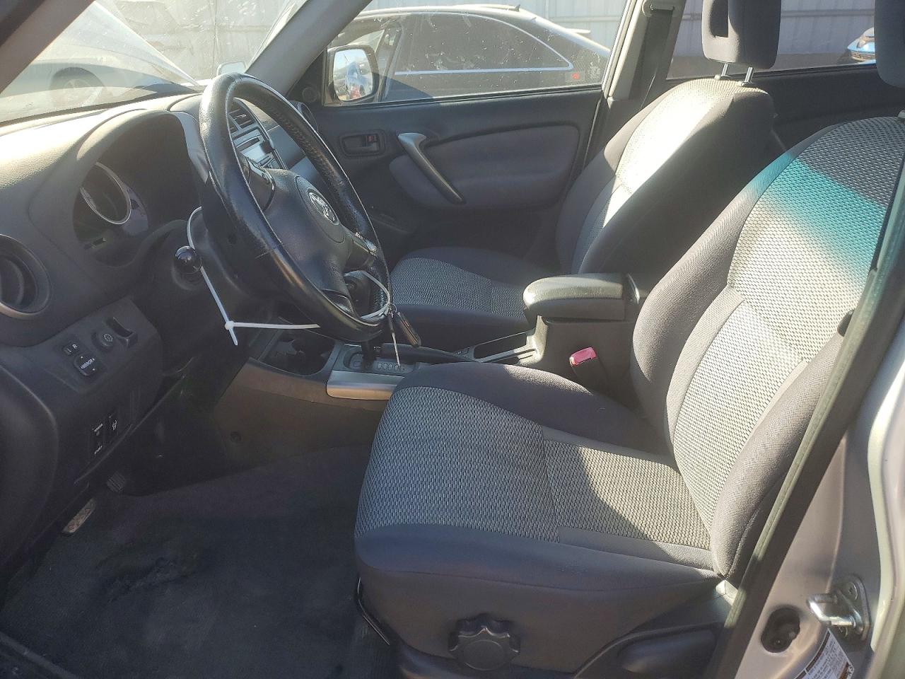 2005 TOYOTA RAV4 BASE photo 13