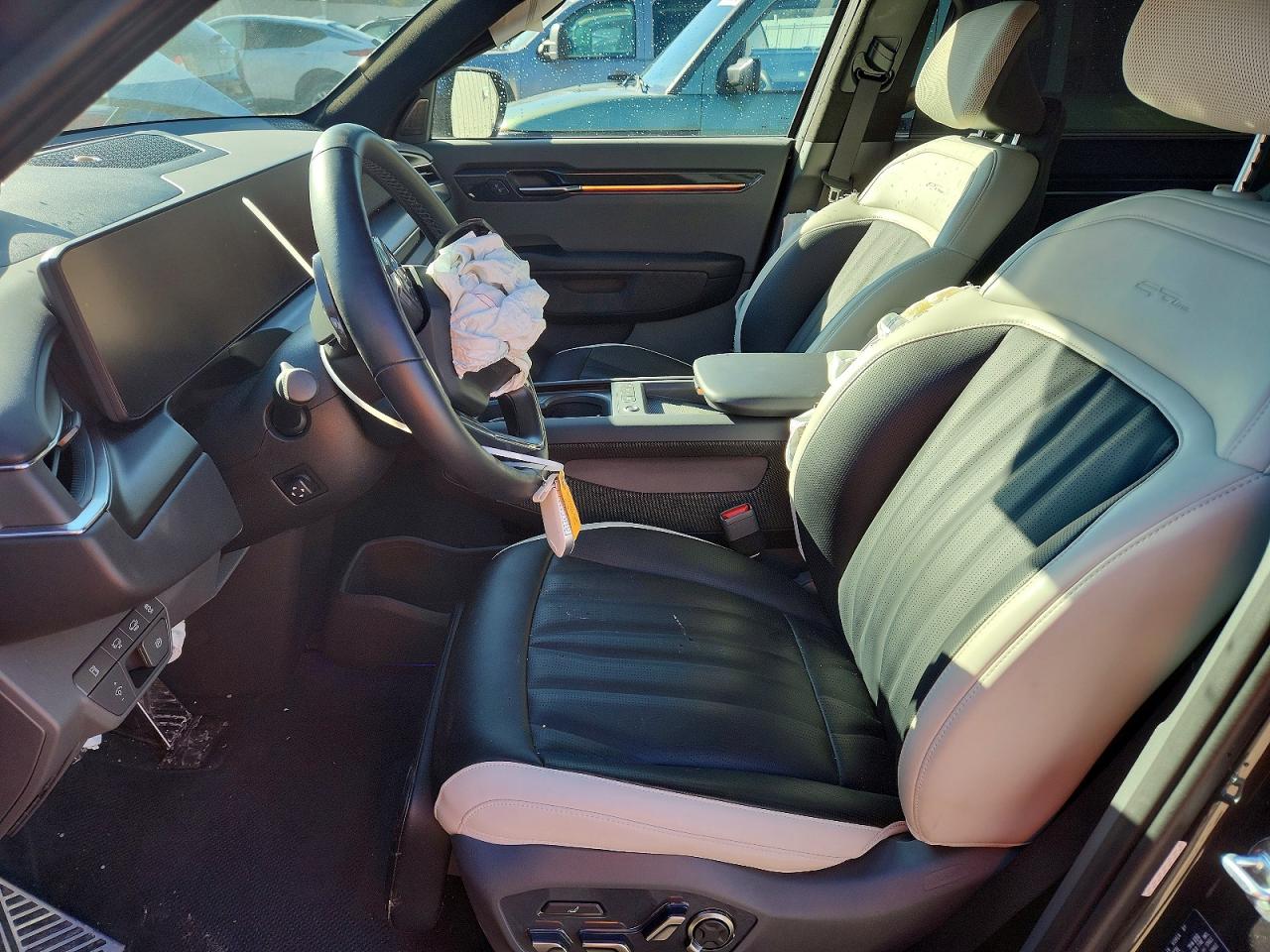 2024 KIA EV9 GT LINE photo 13