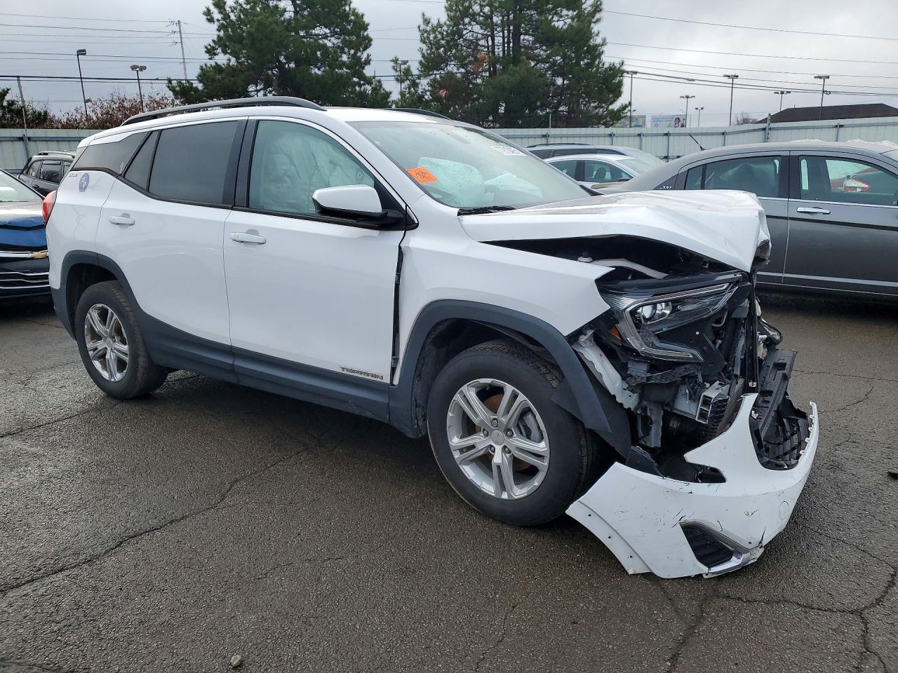 2018 GMC TERRAIN SLE photo 4