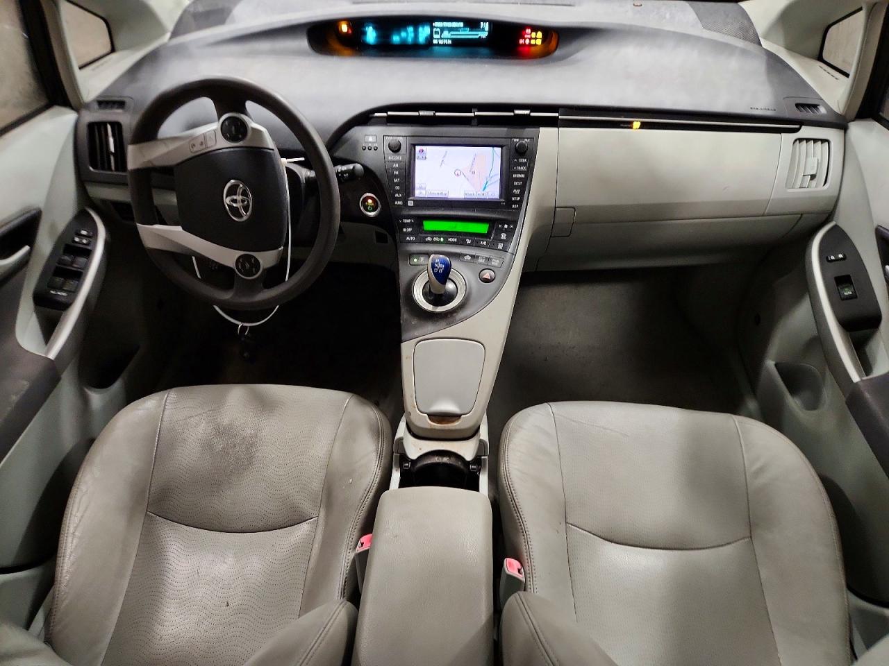 2011 TOYOTA PRIUS photo 8