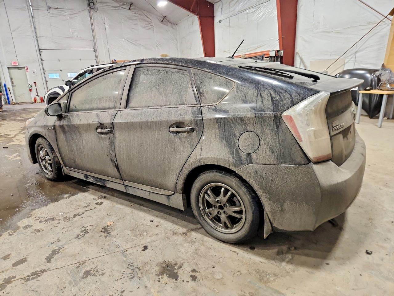 2011 TOYOTA PRIUS photo 2