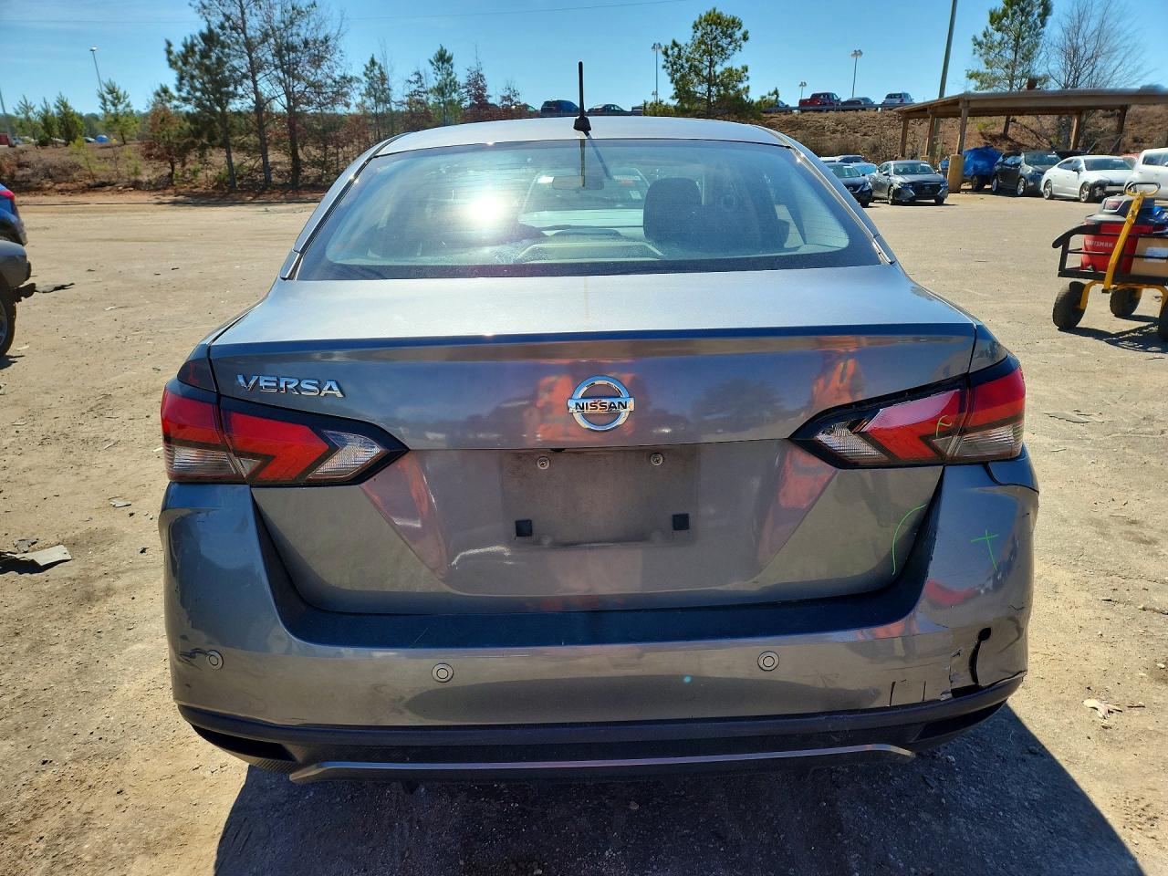 2020 NISSAN VERSA S photo 16
