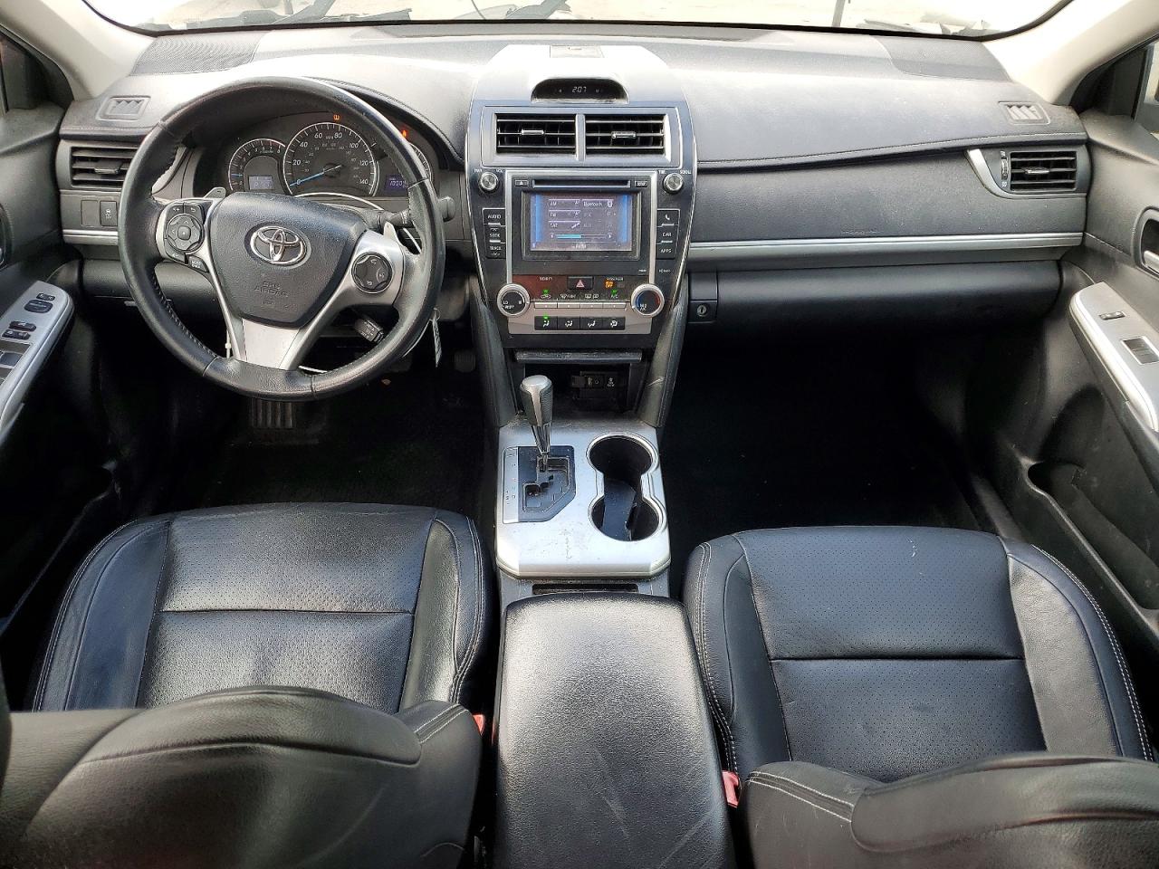 2013 TOYOTA CAMRY SE photo 8