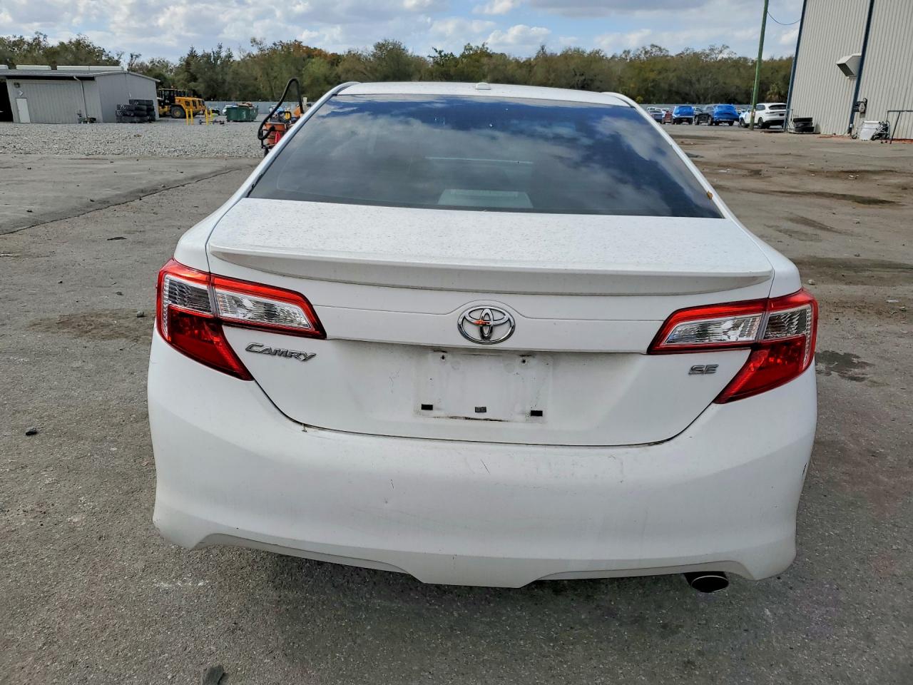 2013 TOYOTA CAMRY SE photo 6