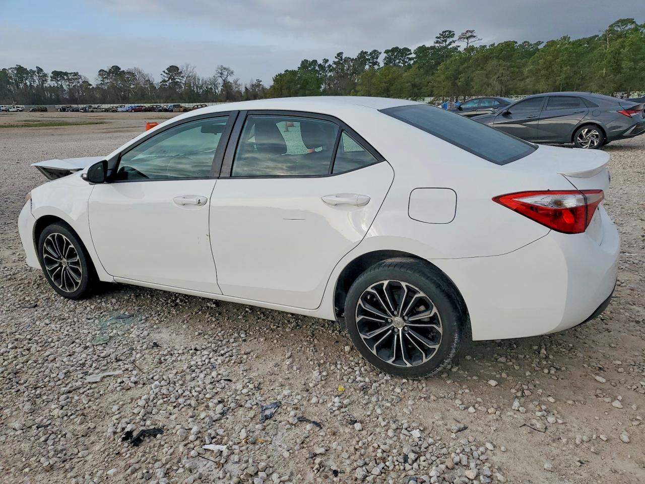 2016 TOYOTA COROLLA S PLUS photo 3