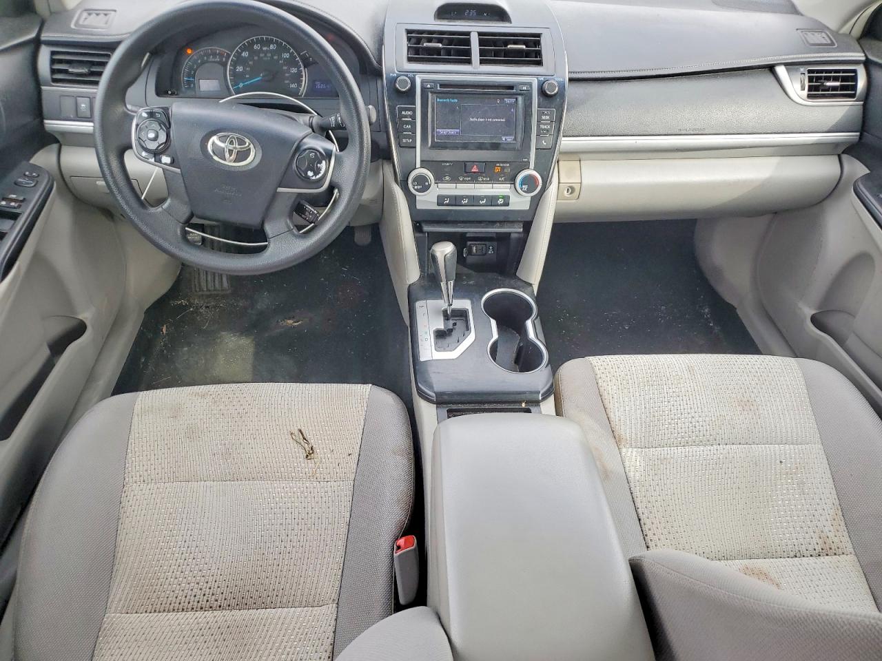 2014 TOYOTA CAMRY L photo 8