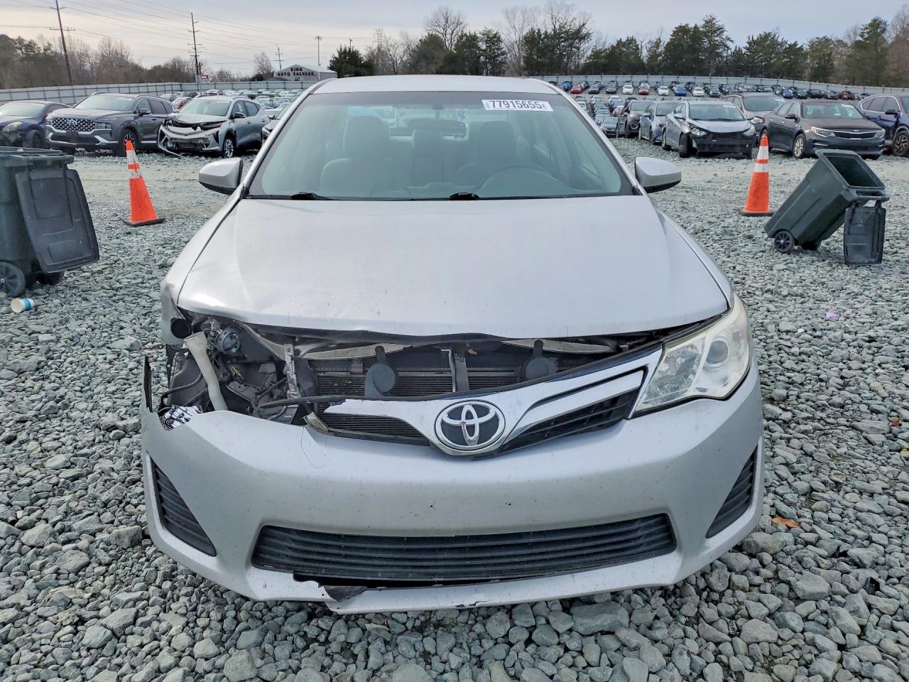 2014 TOYOTA CAMRY L photo 5