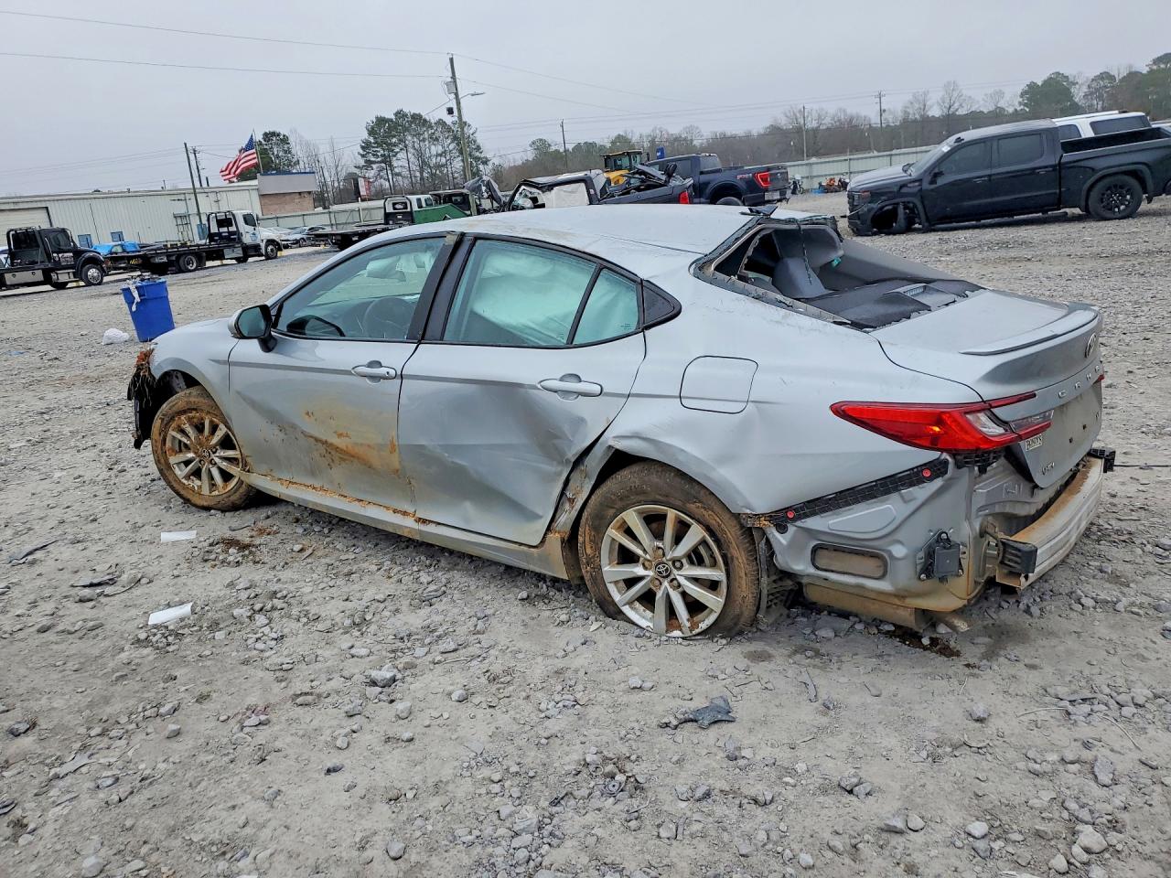 2025 TOYOTA CAMRY XSE photo 3