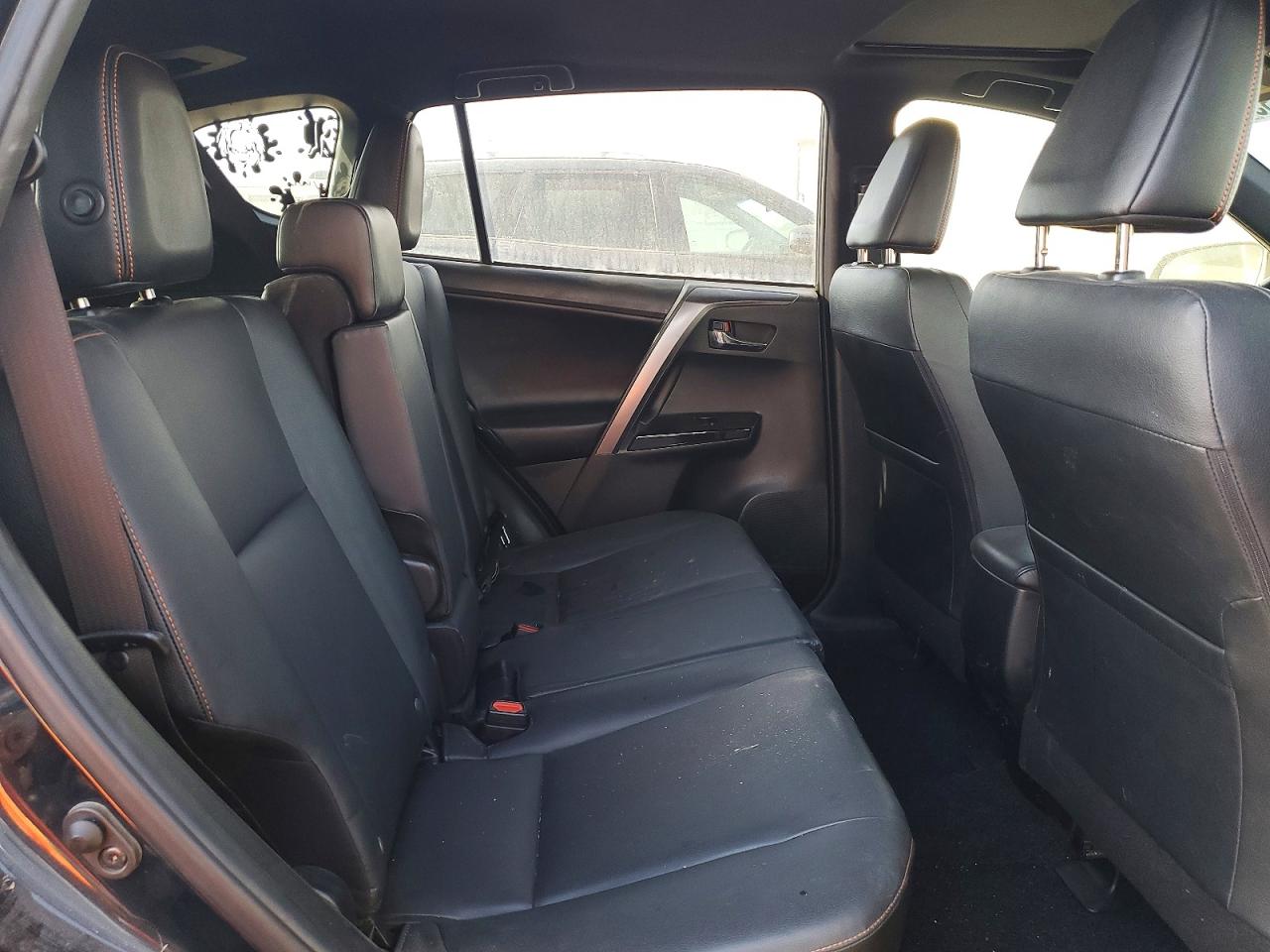 2018 TOYOTA RAV4 SE photo 11
