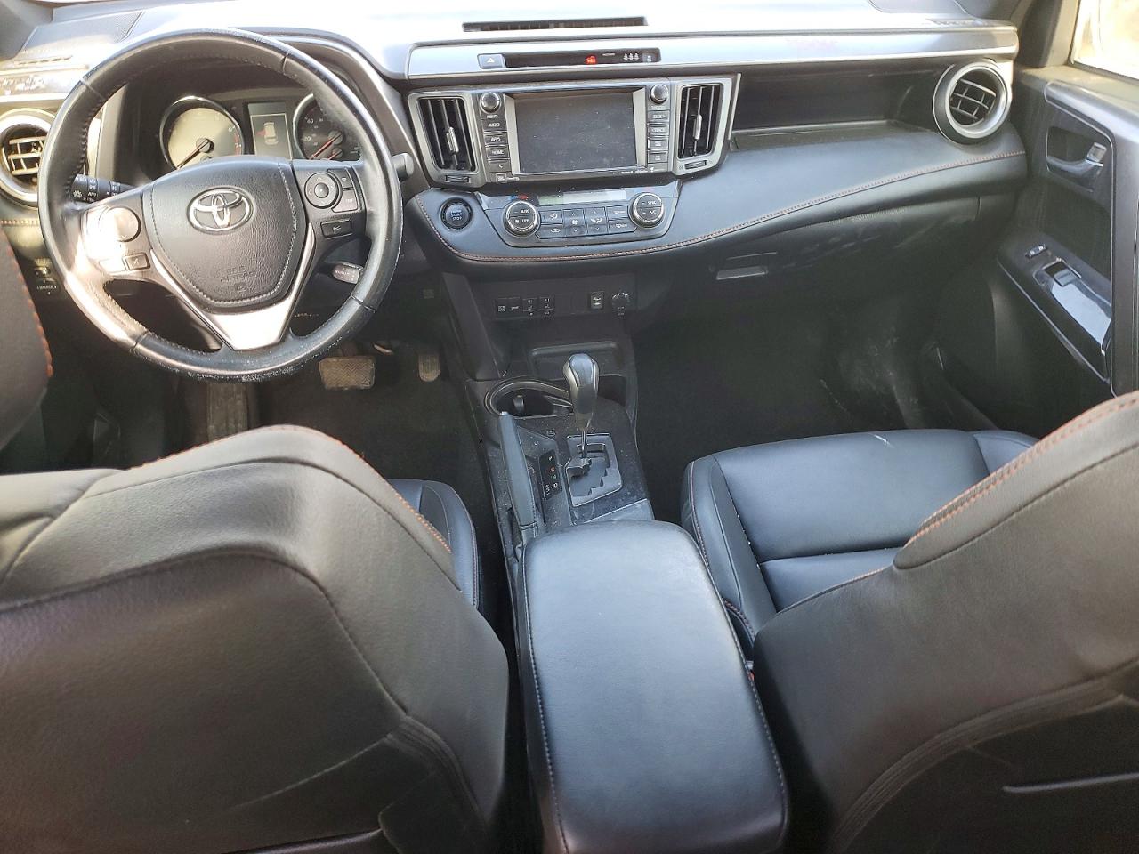 2018 TOYOTA RAV4 SE photo 8