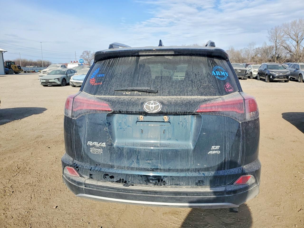 2018 TOYOTA RAV4 SE photo 6