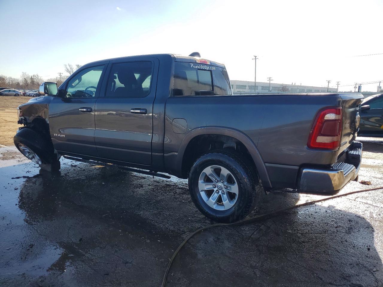 2019 RAM 1500 LARAMIE photo 3
