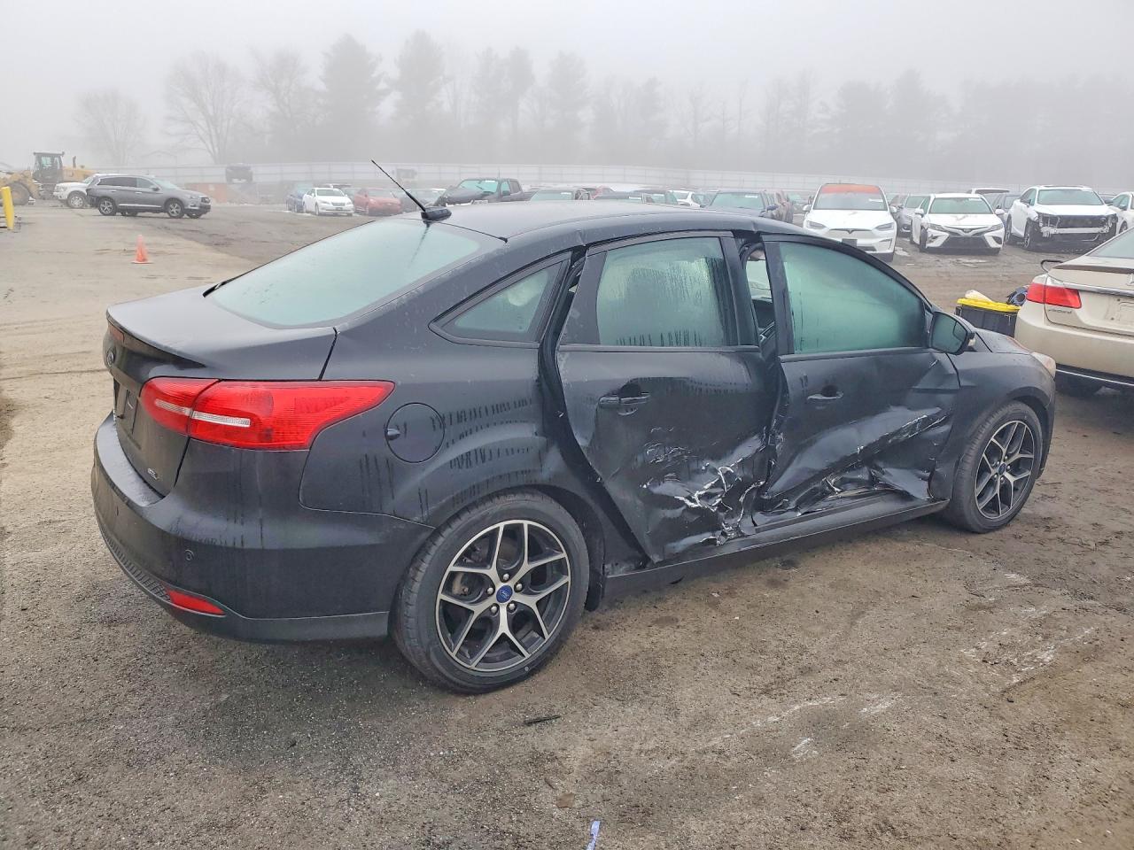 2018 FORD FOCUS SEL photo 3