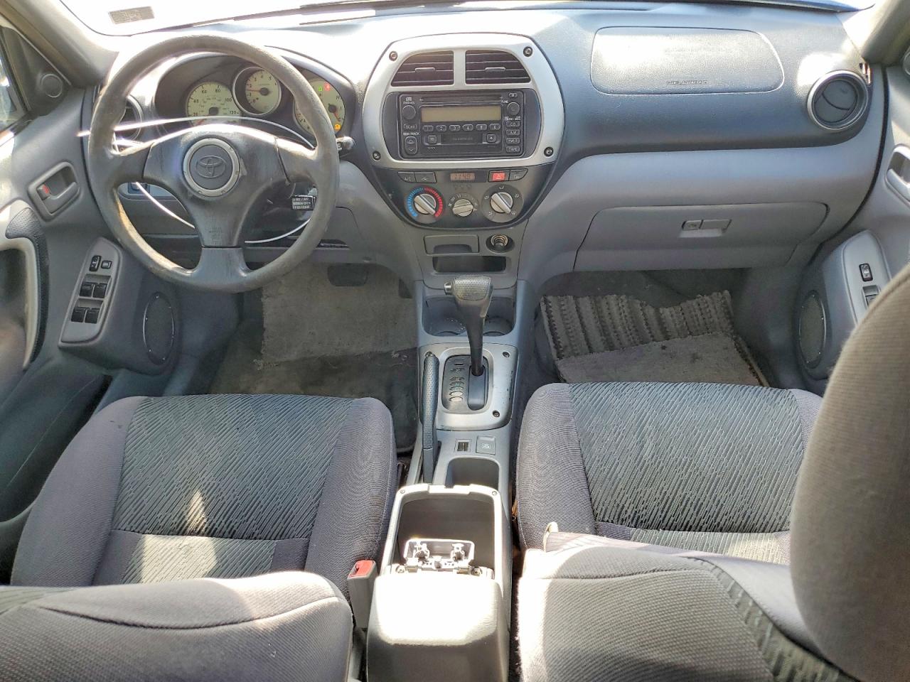 2002 TOYOTA RAV4 BASE photo 8