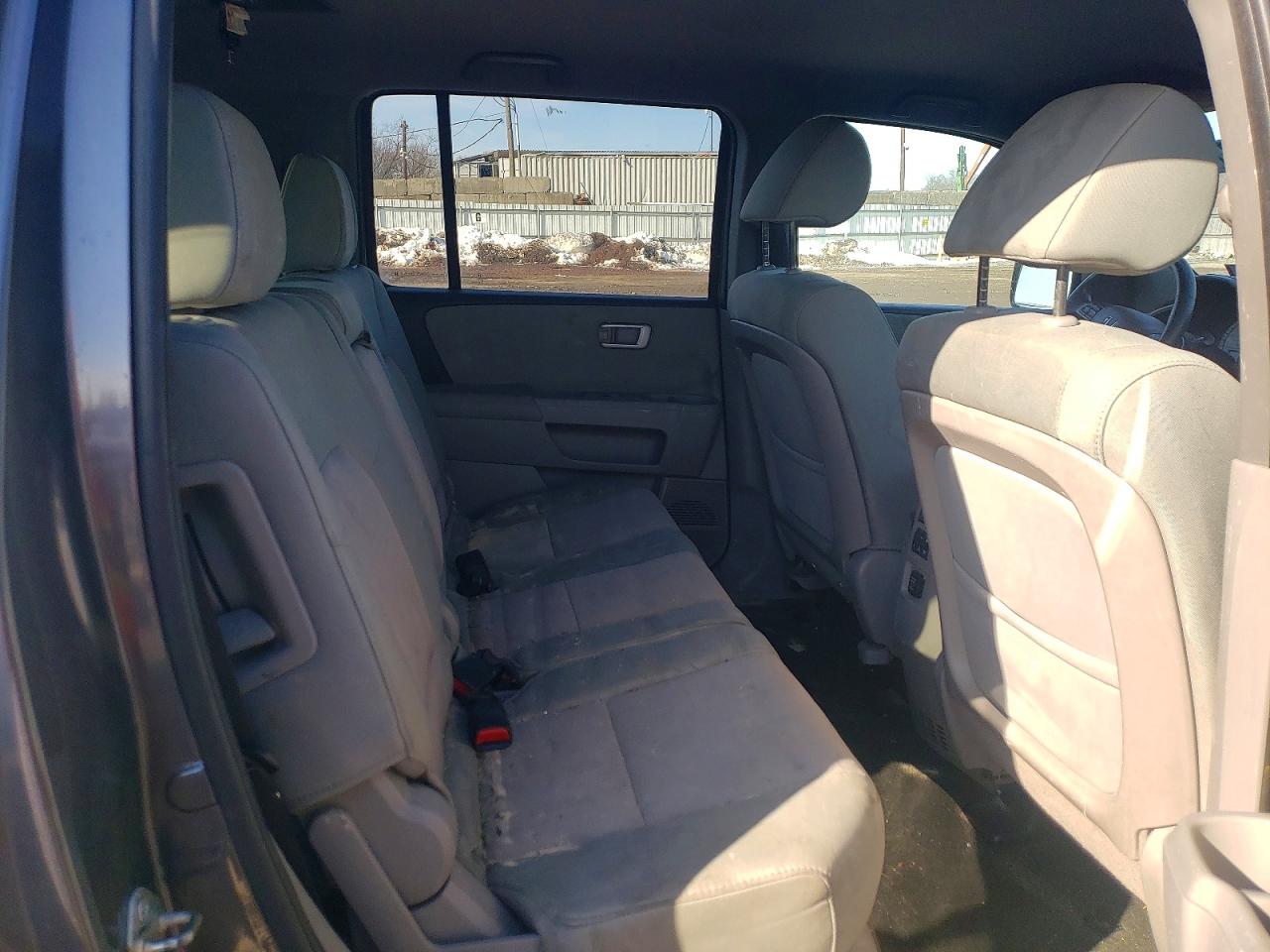 2015 HONDA PILOT EX photo 31